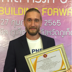 Maksim M.