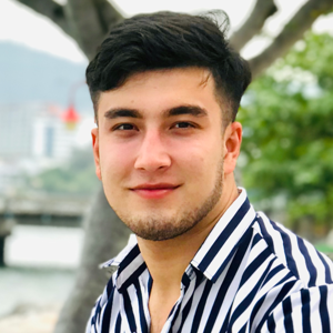 Alex R.