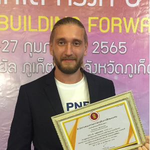 Maksim M.