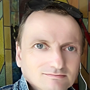 Dr. Andreas L.