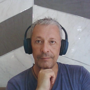 Simon M.